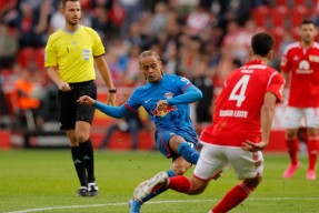 开云-沙尔克客场未能战胜RB莱比锡，遗憾告负(莱比锡红牛vs沙尔克比赛结果)