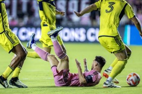 kaiyun-足球豪强再次对决，瞬间激情四溢的简单介绍