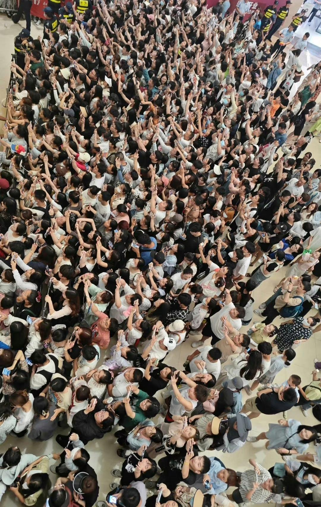 kaiyun-非洲洲际联赛举行，球迷热情涌现  第1张